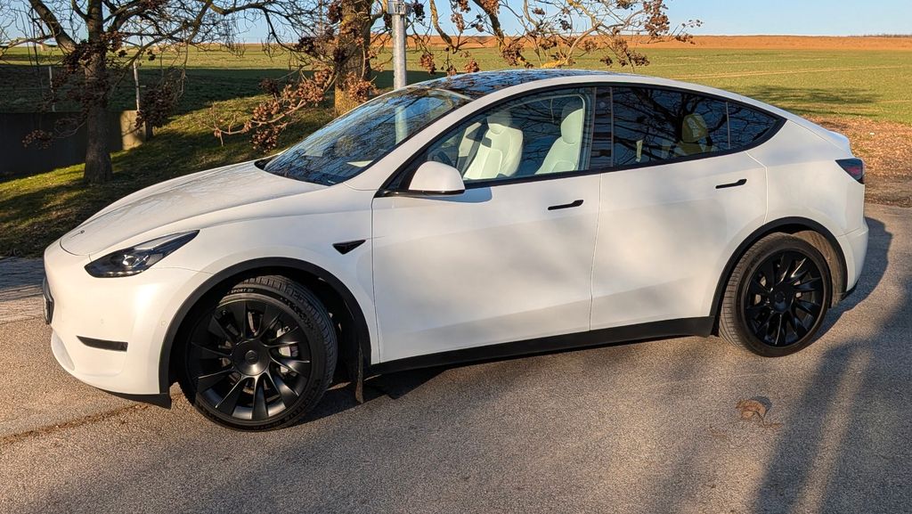Tesla Model Y 37.500 km 33.900 &euro; Remseck am Neckar 71686