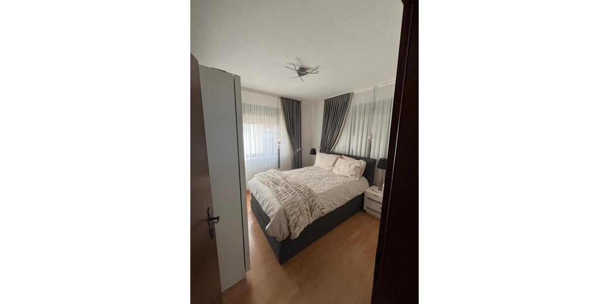 Erdgeschoßwohnung Stuttgart Bad Cannstatt - 3 Zimmer, 80 m&sup2;, 1.500&euro; | Angebot:25262534