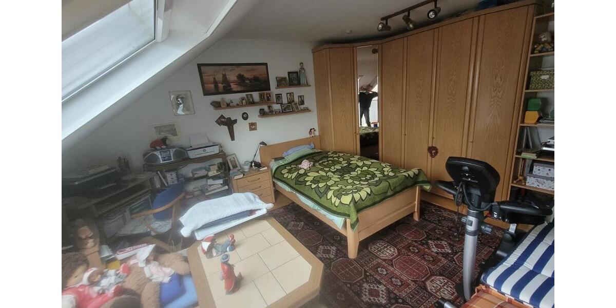 Dachgeschoßwohnung Stuttgart Sillenbuch - 3 Zimmer, 86 m&sup2;, 370.000&euro; | Angebot:24278521
