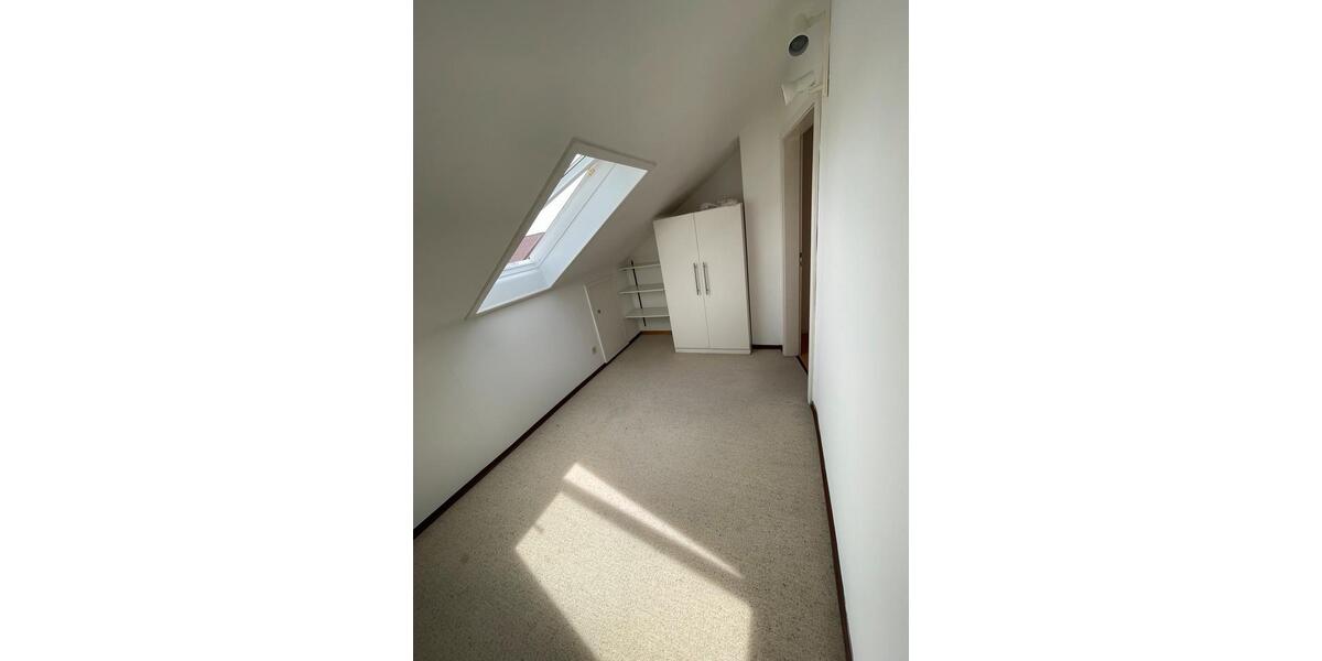 Dachgeschoßwohnung Hemmingen - 3 Zimmer, 60 m&sup2;, 900&euro; | Angebot:25851445