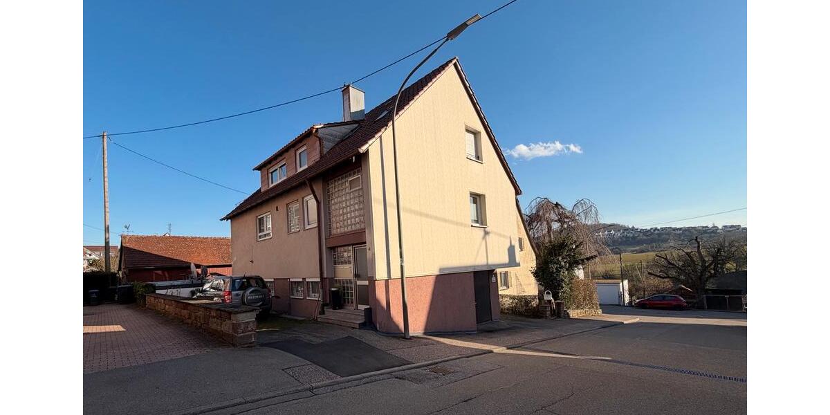 Erdgeschoßwohnung Leonberg - 3.5 Zimmer, 80 m&sup2;, 375.000&euro; | Angebot:25409085