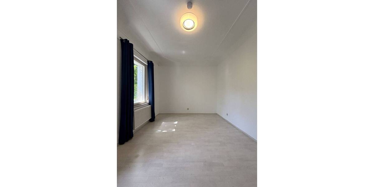 Etagenwohnung Stuttgart / Zuffenhausen Zuffenhausen - 2 Zimmer, 84 m&sup2;, 930&euro; | Angebot:26361618