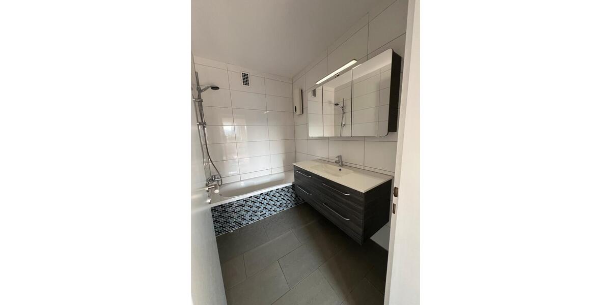 Etagenwohnung Leonberg - 3 Zimmer, 76 m&sup2;, 294.500&euro; | Angebot:25851544