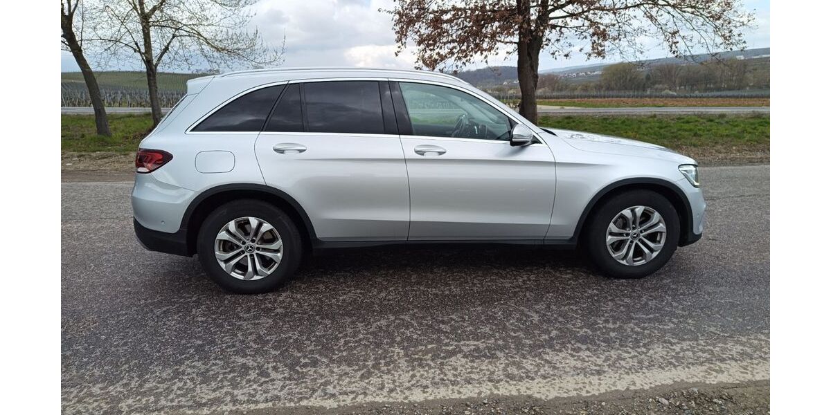 Mercedes-Benz GLC 220 127.000 km 27.300 &euro; Untergruppenbach 74199