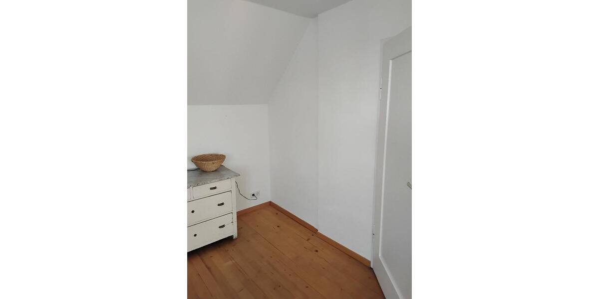 Etagenwohnung Stuttgart Feuerbach - 1.5 Zimmer, 30 m&sup2;, 720&euro; | Angebot:25283979