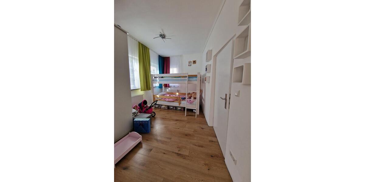 Reihenhaus Stuttgart Luginsland - 3 Zimmer, 85 m&sup2;, 1.403&euro; | Angebot:26337524