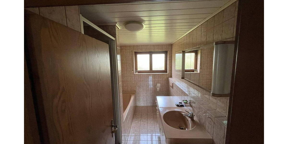 Mehrfamilienhaus, Wohnhaus Schwaikheim - 1 Zimmer, 300 m&sup2;, 1.350.000&euro; | Angebot:26695012