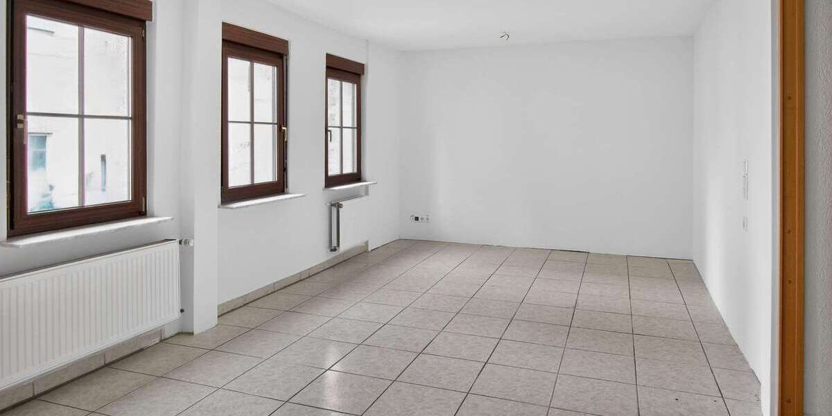 Gepflegtes 3-Familienhaus in begehrter Wohnlage mit vielseitigen Nutzungsmöglichkeiten - Mehrfamilienhaus, Wohnhaus Stuttgart Zuffenhausen | Angebot:27083597