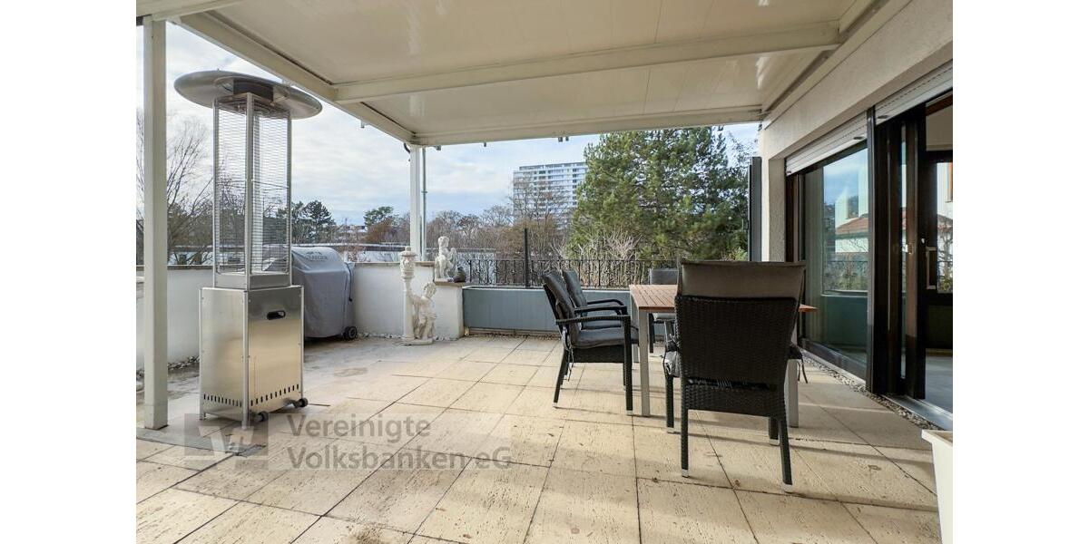 Erdgeschoßwohnung Sindelfingen Eichholz - 3.5 Zimmer, 142 m&sup2;, 2.280&euro; | Angebot:24878024