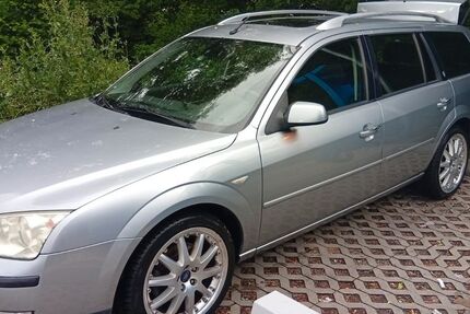 Ford Mondeo 180.890 km 3.900 &euro; Korntal-Muenchingen 70825