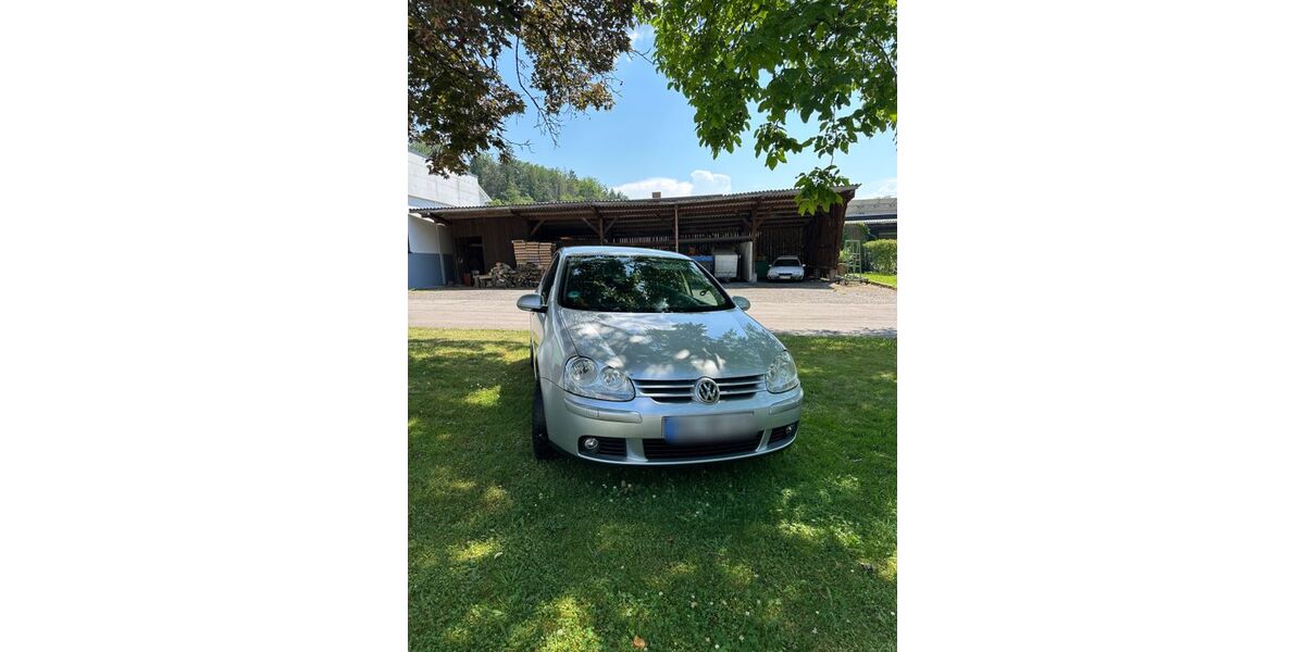 VW Golf 220.000 km 2.100 &euro; Backnang 71522