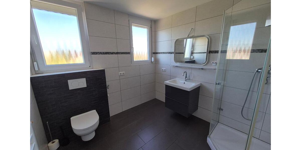 Dachgeschoßwohnung Sersheim - 3 Zimmer, 81 m&sup2;, 1.020&euro; | Angebot:25982331