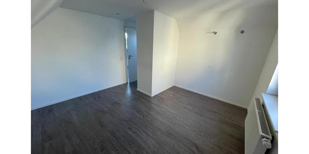 Dachgeschoßwohnung Stuttgart Bad Cannstatt - 2 Zimmer, 46 m&sup2;, 900&euro; | Angebot:24919549