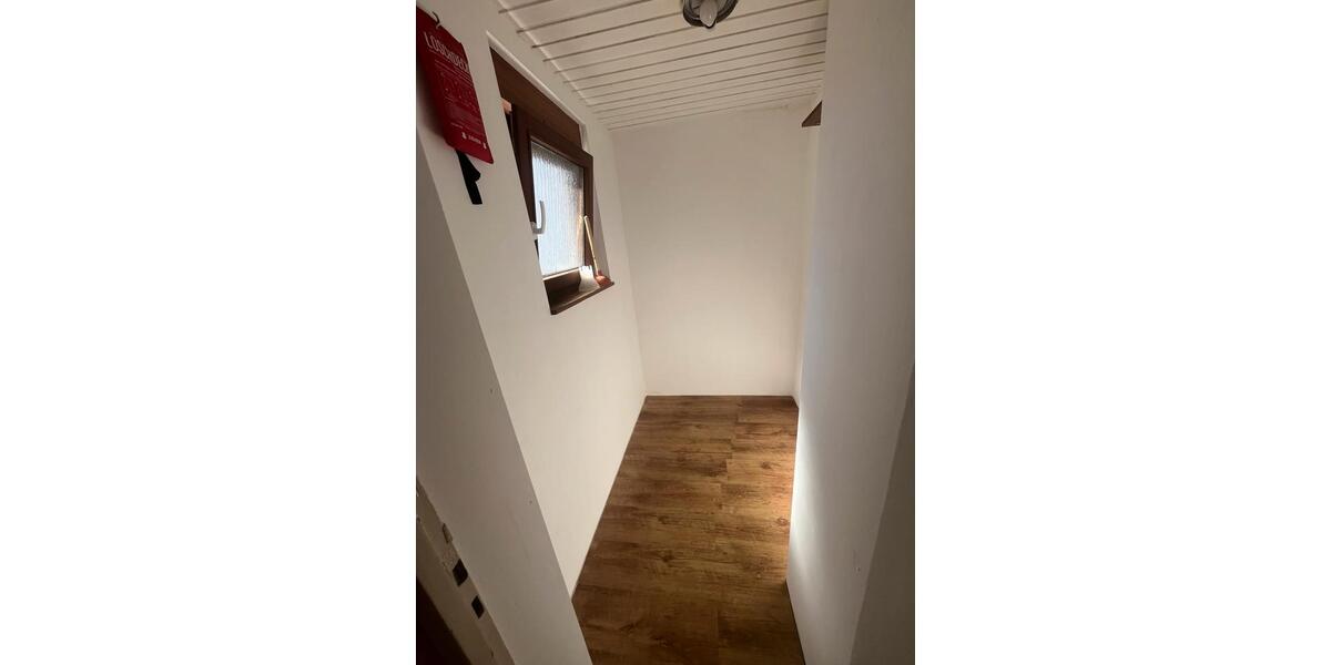 Einfamilienhaus Neckarwestheim - 9 Zimmer, 216 m&sup2;, 699.000&euro; | Angebot:27096900