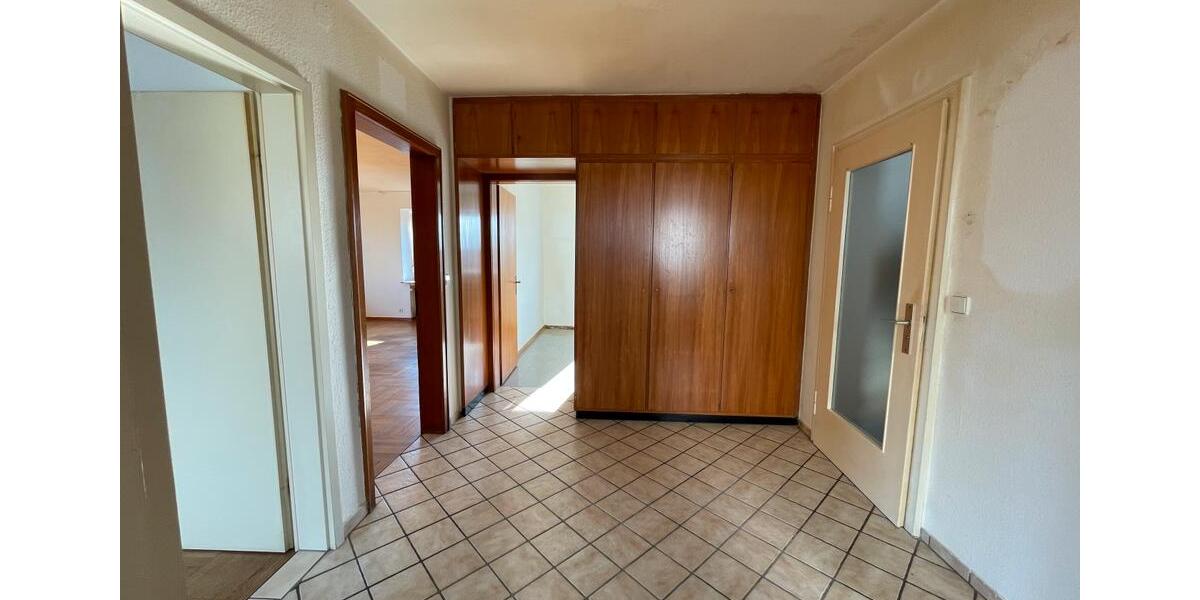 Etagenwohnung Sindelfingen - 6 Zimmer, 144 m&sup2;, 1.855&euro; | Angebot:27612054