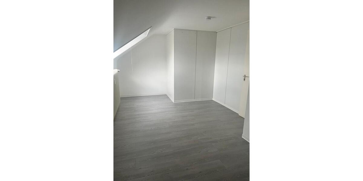 Dachgeschoßwohnung Göppingen - 2 Zimmer, 60 m&sup2;, 500&euro; | Angebot:25942969