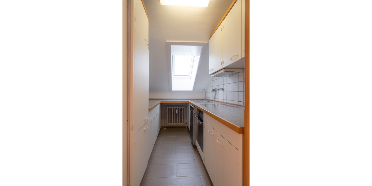 Sonnige Dachgeschoss-Oase mit PV-Anlage und Balkon - Etagenwohnung Schorndorf | Angebot:26548615