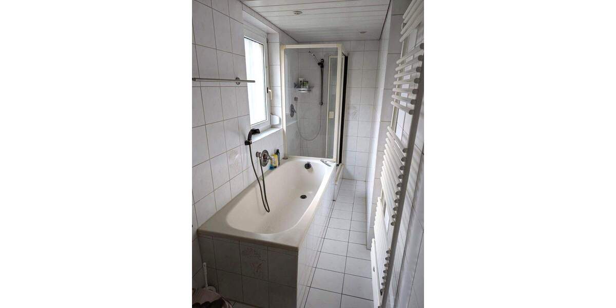 Einfamilienhaus Esslingen am Neckar (Oberesslingen) Oberesslingen - 8 Zimmer, 183 m&sup2;, 629.000&euro; | Angebot:25760346