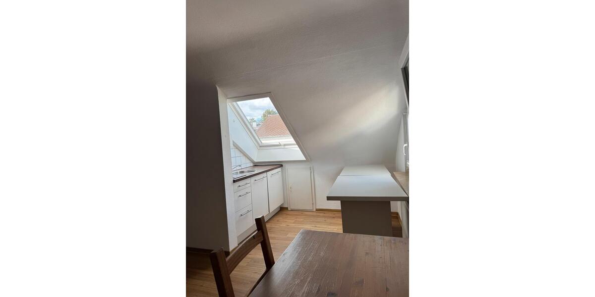 Dachgeschoßwohnung Stuttgart Feuerbach - 1 Zimmer, 29 m&sup2;, 1.000&euro; | Angebot:25881358