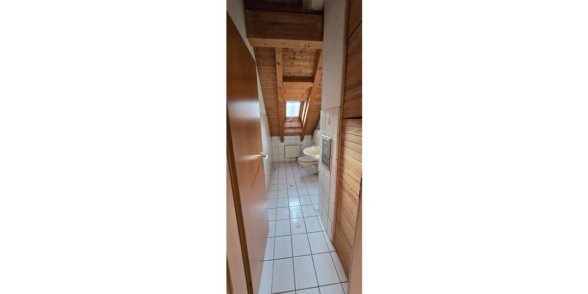 Dachgeschoßwohnung Wernau (Neckar) - 3 Zimmer, 58 m&sup2;, 900&euro; | Angebot:25376689