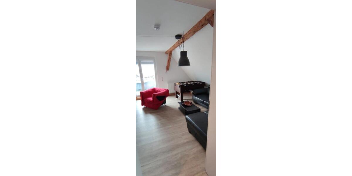 Dachgeschoßwohnung Sachsenheim - 3 Zimmer, 83 m&sup2;, 900&euro; | Angebot:26665997