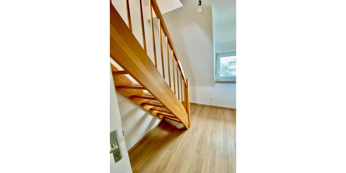 Dachgeschoßwohnung Stuttgart Stuttgart-Ost - 4 Zimmer, 64 m&sup2;, 1.060&euro; | Angebot:25491530