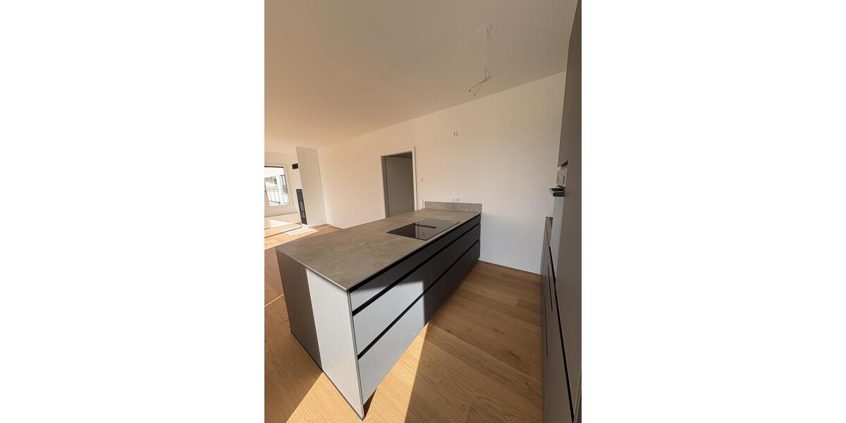 Dachgeschoßwohnung Leonberg - 3 Zimmer, 99 m&sup2;, 2.083&euro; | Angebot:23712851