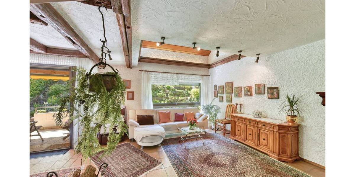 Mehrfamilienhaus, Wohnhaus Stuttgart Ost - 9 Zimmer, 256 m&sup2;, 980.000&euro; | Angebot:25670990