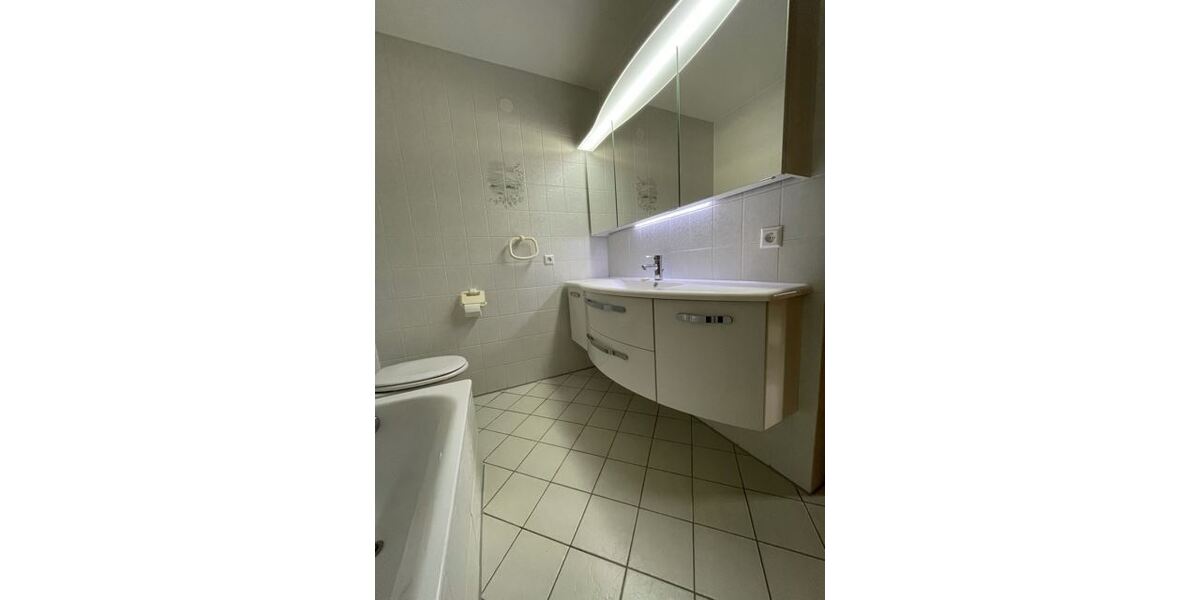 - Kurzfristig beziehbare, renovierte 3-4-Zimmer Maisonette-Wohnung in Murrhardt! - - Maisonettenwohnung Murrhardt | Angebot:26887988