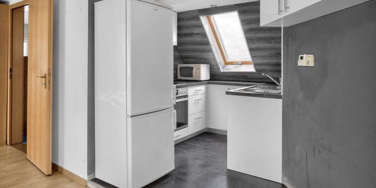 Lichtdurchflutete DG-Wohnung mit zusätzlichem Dachboden - Dachgeschoßwohnung Stuttgart Feuerbach | Angebot:24831534