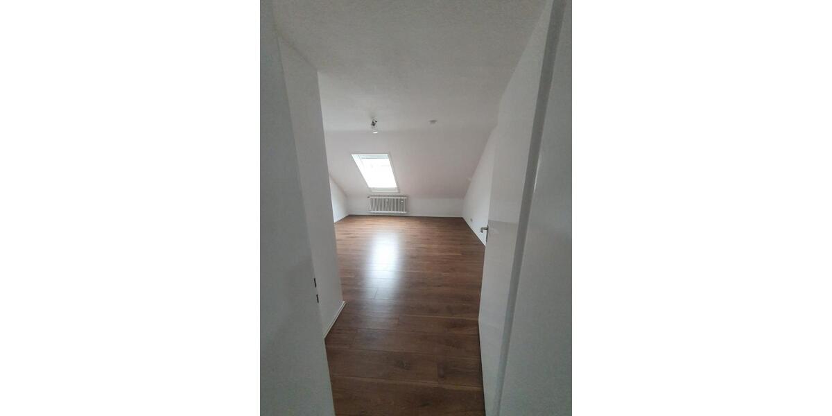 Dachgeschoßwohnung Stuttgart Sillenbuch - 5.5 Zimmer, 116 m&sup2;, 1.450&euro; | Angebot:26495344