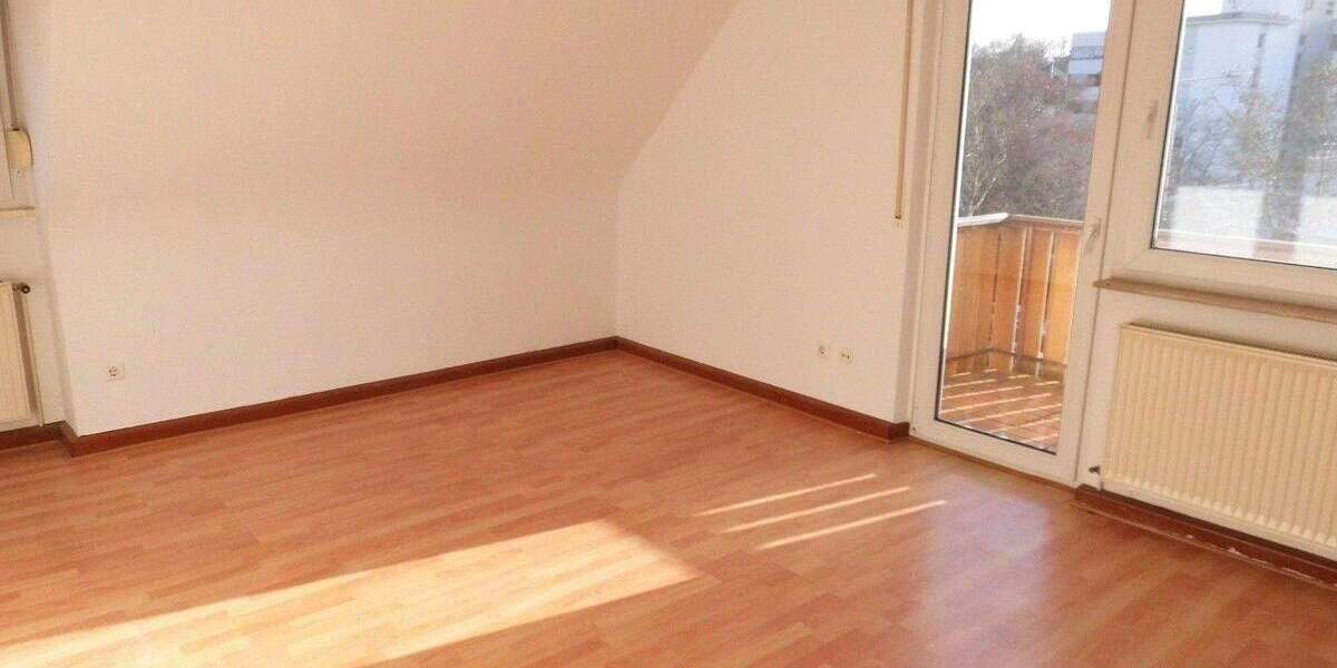 Etagenwohnung Stuttgart Bad Cannstatt - 3 Zimmer, 67 m&sup2;, 990&euro; | Angebot:25677667