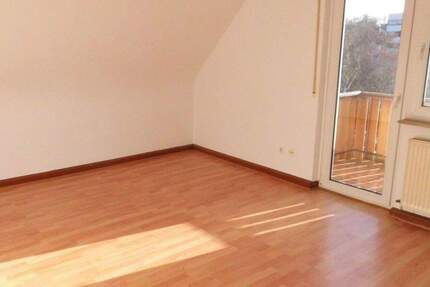 Wohnung Stuttgart Bad Cannstatt - 3 Zimmer, 67 m&sup2;, 990&euro; | Angebot:25677667