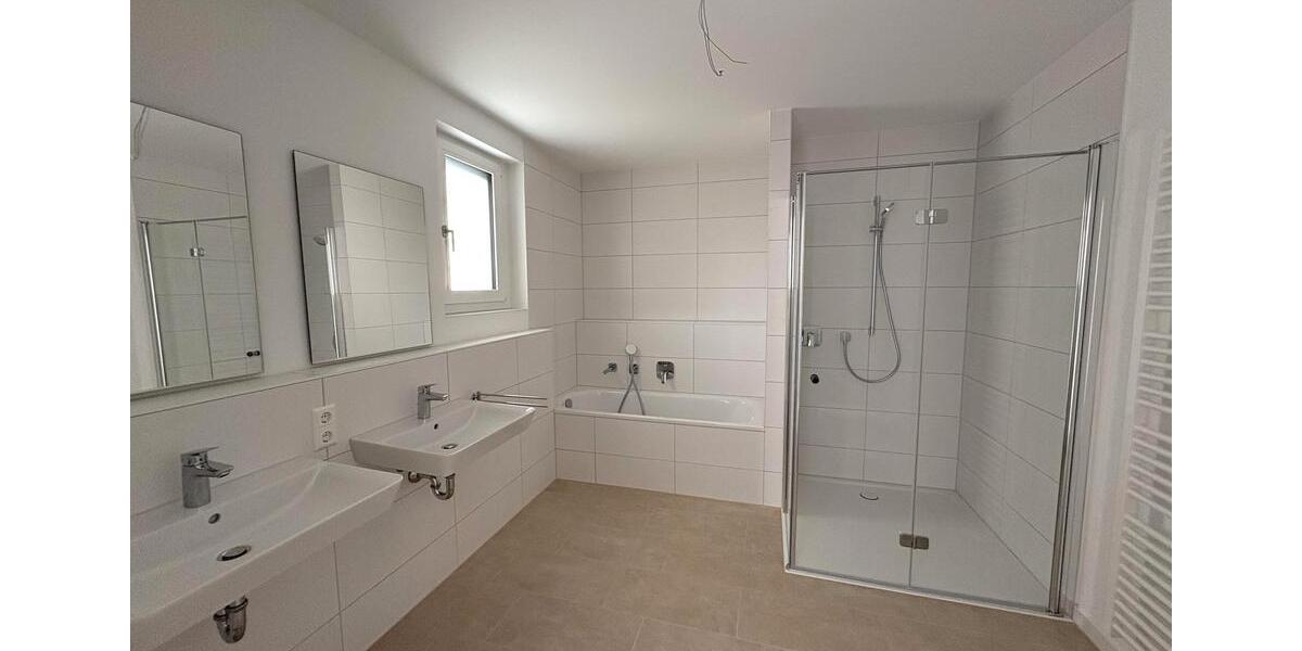 Etagenwohnung Leonberg - 4 Zimmer, 105 m&sup2;, 1.898&euro; | Angebot:23644761