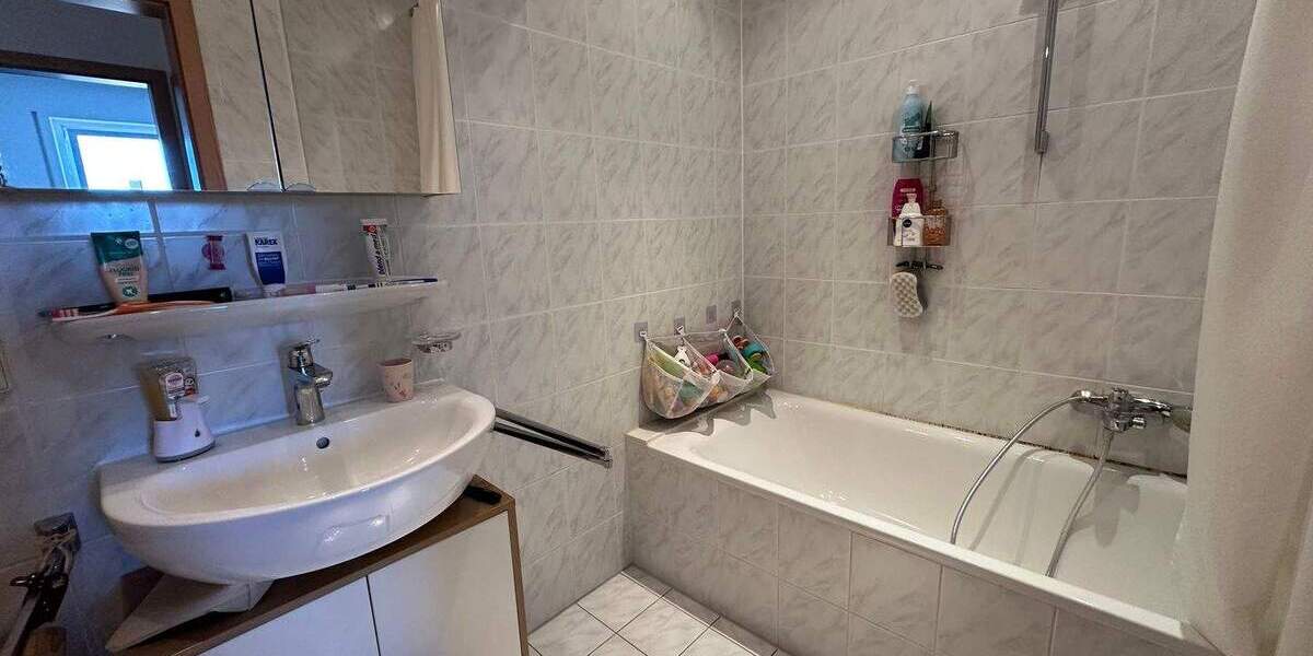 Mehrfamilienhaus, Wohnhaus Wendlingen - 7 Zimmer, 184 m&sup2;, 675.000&euro; | Angebot:25694250