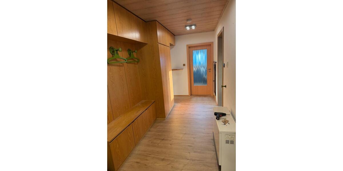 Etagenwohnung Denkendorf - 5 Zimmer, 120 m&sup2;, 1.500&euro; | Angebot:27553329