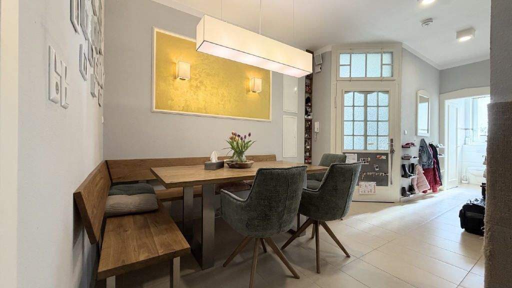 Etagenwohnung Stuttgart Bad Cannstatt - 3 Zimmer, 91 m&sup2;, 349.000&euro; | Angebot:25796151