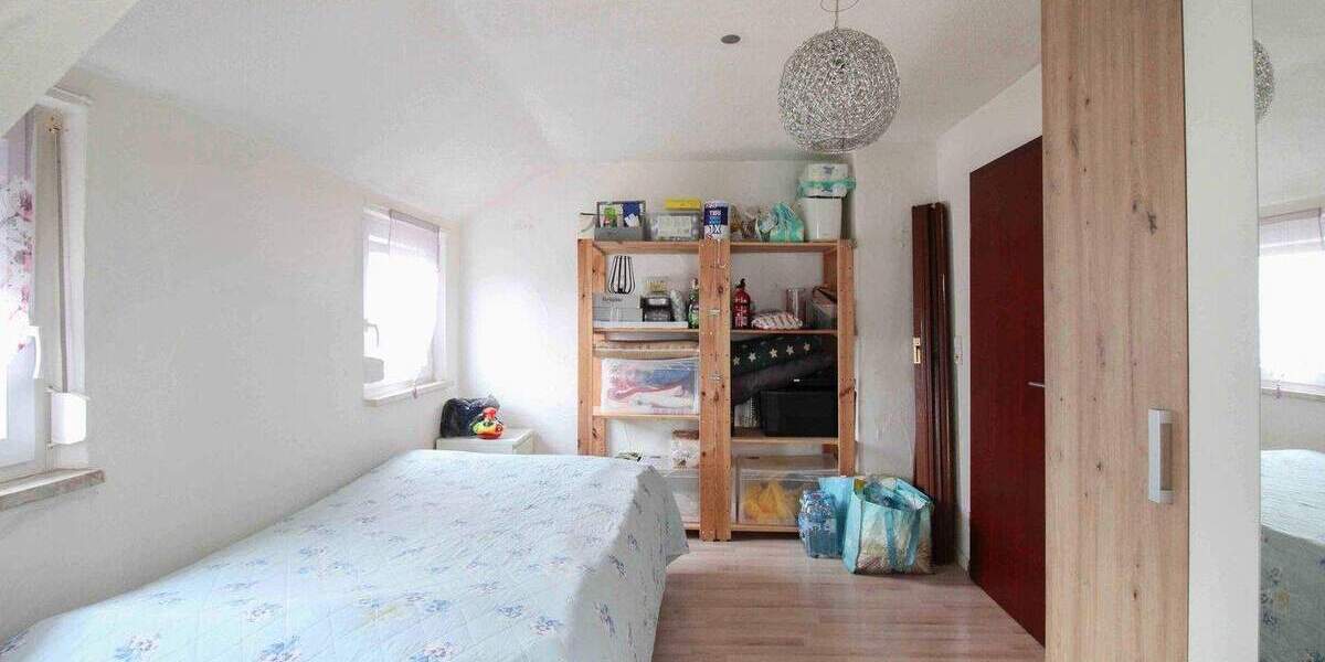 Etagenwohnung Schorndorf - 4 Zimmer, 81 m&sup2;, 265.000&euro; | Angebot:25747391