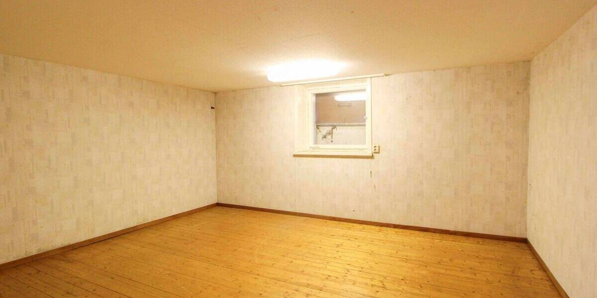 Mehrfamilienhaus, Wohnhaus Stuttgart Botnang - 9 Zimmer, 204 m&sup2;, 980.000&euro; | Angebot:26418214