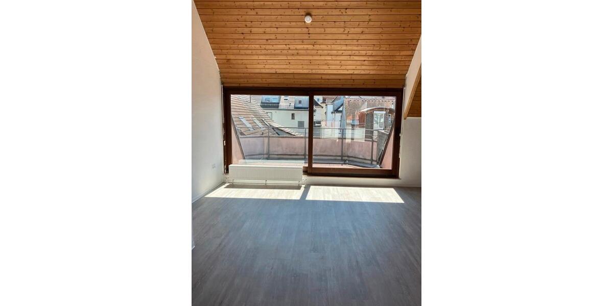 Dachgeschoßwohnung Kornwestheim - 3 Zimmer, 114 m&sup2;, 1.487&euro; | Angebot:22042128
