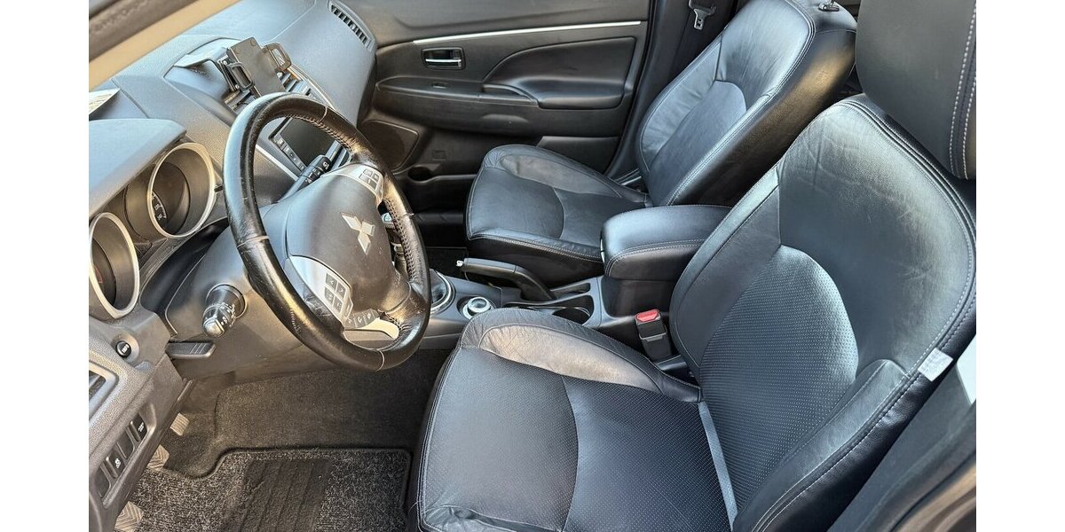 Mitsubishi ASX 4WD 1.8 DID Instyle*Leder,Navi,Xenon* 143.500 km 6.750 &euro; Schorndorf 73614