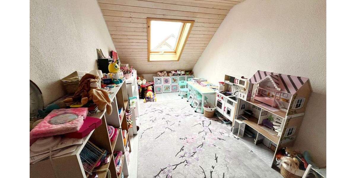 Reihenmittelhaus Albershausen - 6 Zimmer, 175 m&sup2;, 445.000&euro; | Angebot:25696188