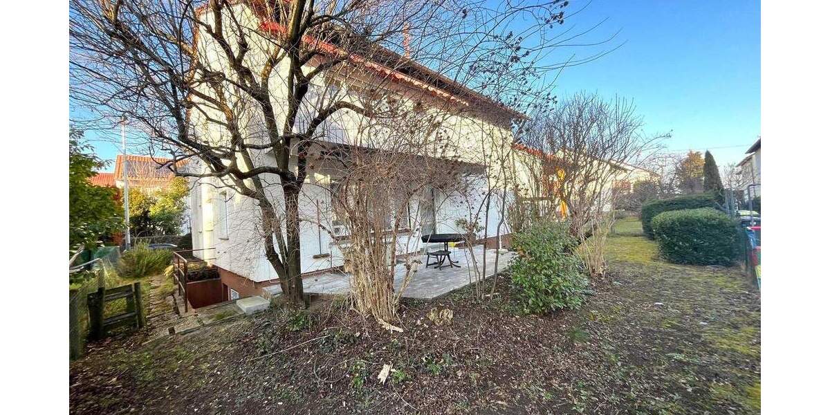 Mehrfamilienhaus, Wohnhaus Ditzingen - 9 Zimmer, 225 m&sup2;, 695.000&euro; | Angebot:25707750