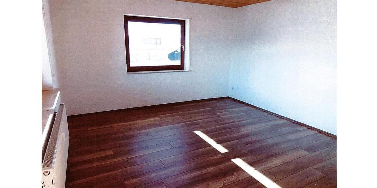 Etagenwohnung Bissingen an der Teck - 3 Zimmer, 82 m&sup2;, 850&euro; | Angebot:25418103