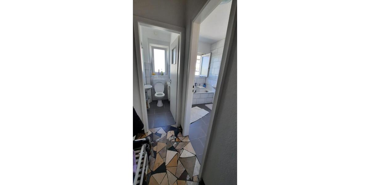 Etagenwohnung Ludwigsburg Oßweil - 3.5 Zimmer, 96 m&sup2;, 1.160&euro; | Angebot:26658399