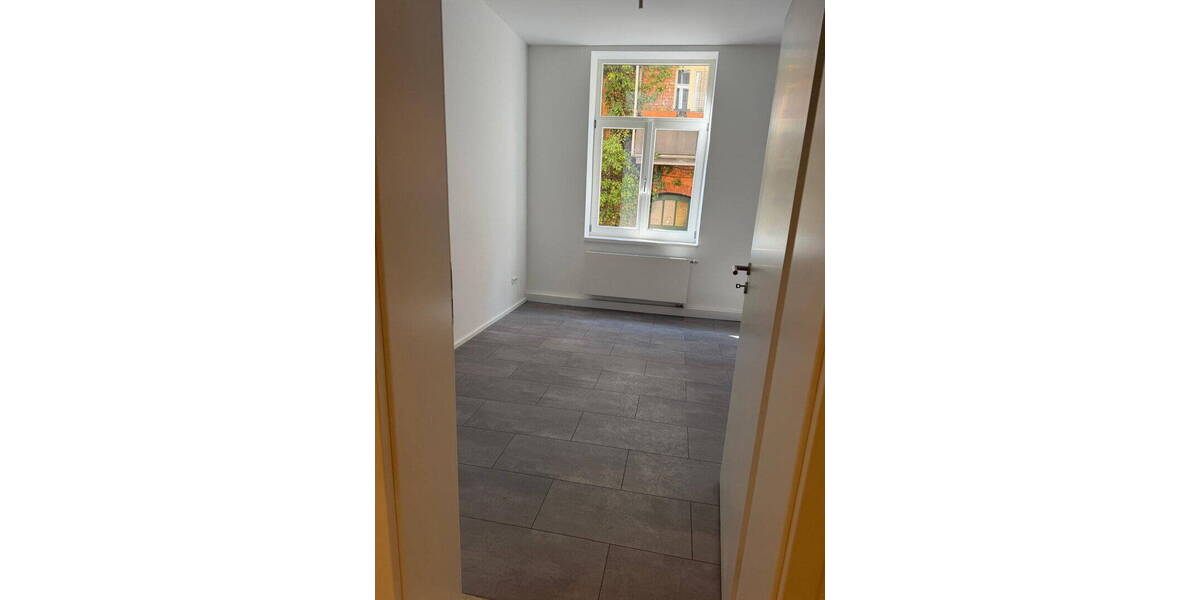 Etagenwohnung Stuttgart Süd - 2 Zimmer, 70 m&sup2;, 1.200&euro; | Angebot:26072353