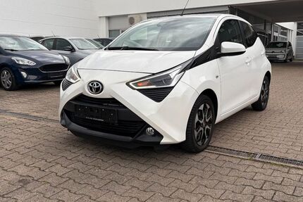 Toyota Aygo (X) 16.731 km 13.995 &euro; Stuttgart 70597
