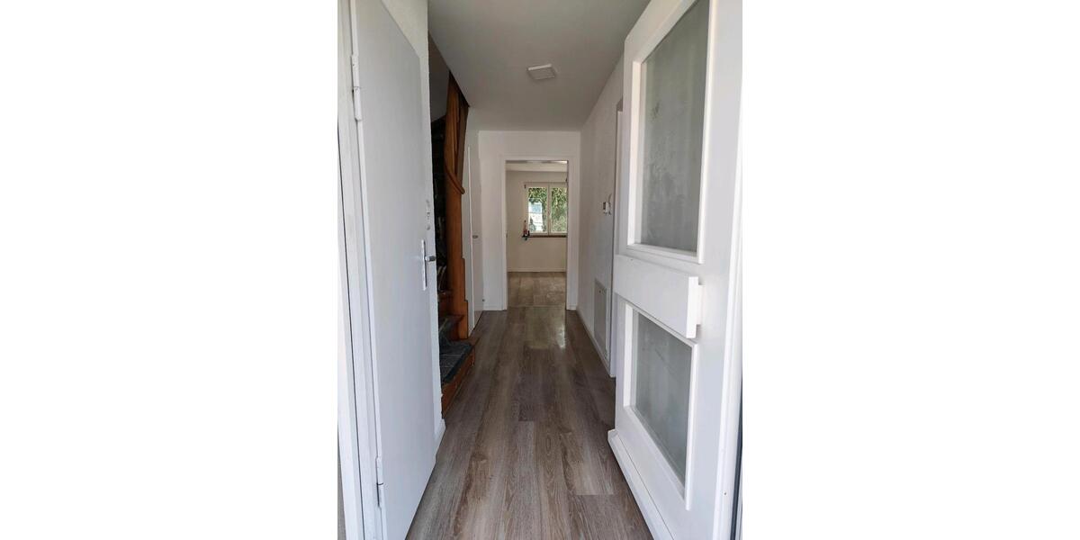 Reihenhaus Esslingen am Neckar Pliensauvorstadt - 4 Zimmer, 106 m&sup2;, 1.450&euro; | Angebot:26611083