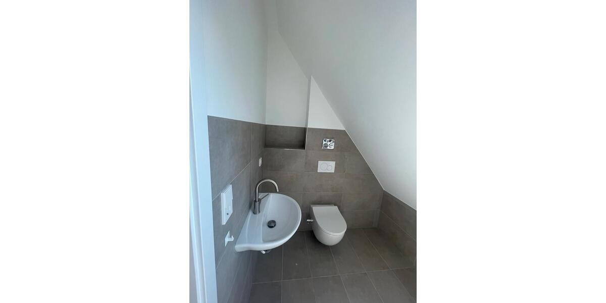 Dachgeschoßwohnung Denkendorf - 2.5 Zimmer, 28 m&sup2;, 600&euro; | Angebot:27540390