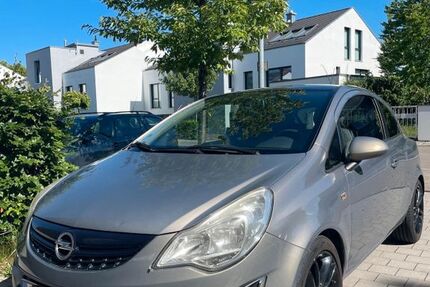 Opel Corsa 131.500 km 2.900 &euro; Stuttgart 70374